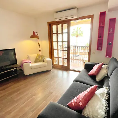 Ensuite Double With Sea View In A Shared In The Centre Of Santa Eularia - Close To The * 圣埃乌拉利亚