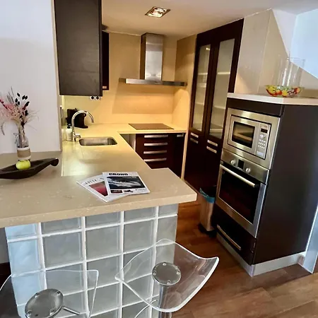 Ensuite Double With Sea View In A Shared In The Centre Of Santa Eularia - Close To The 圣埃乌拉利亚