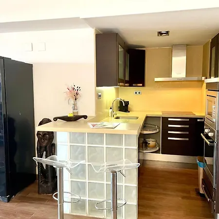Ensuite Double With Sea View In A Shared In The Centre Of Santa Eularia - Close To The Beach * Santa Eulària des Riu